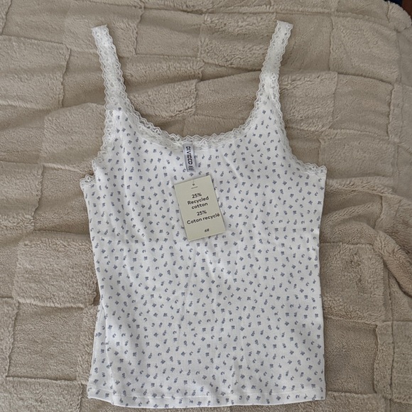 H&M Tops - H&M DIVIDED Lace Tank top